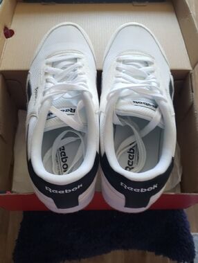 Reebok White and Black Low-Top Sneakers with Reebok Heel Branding